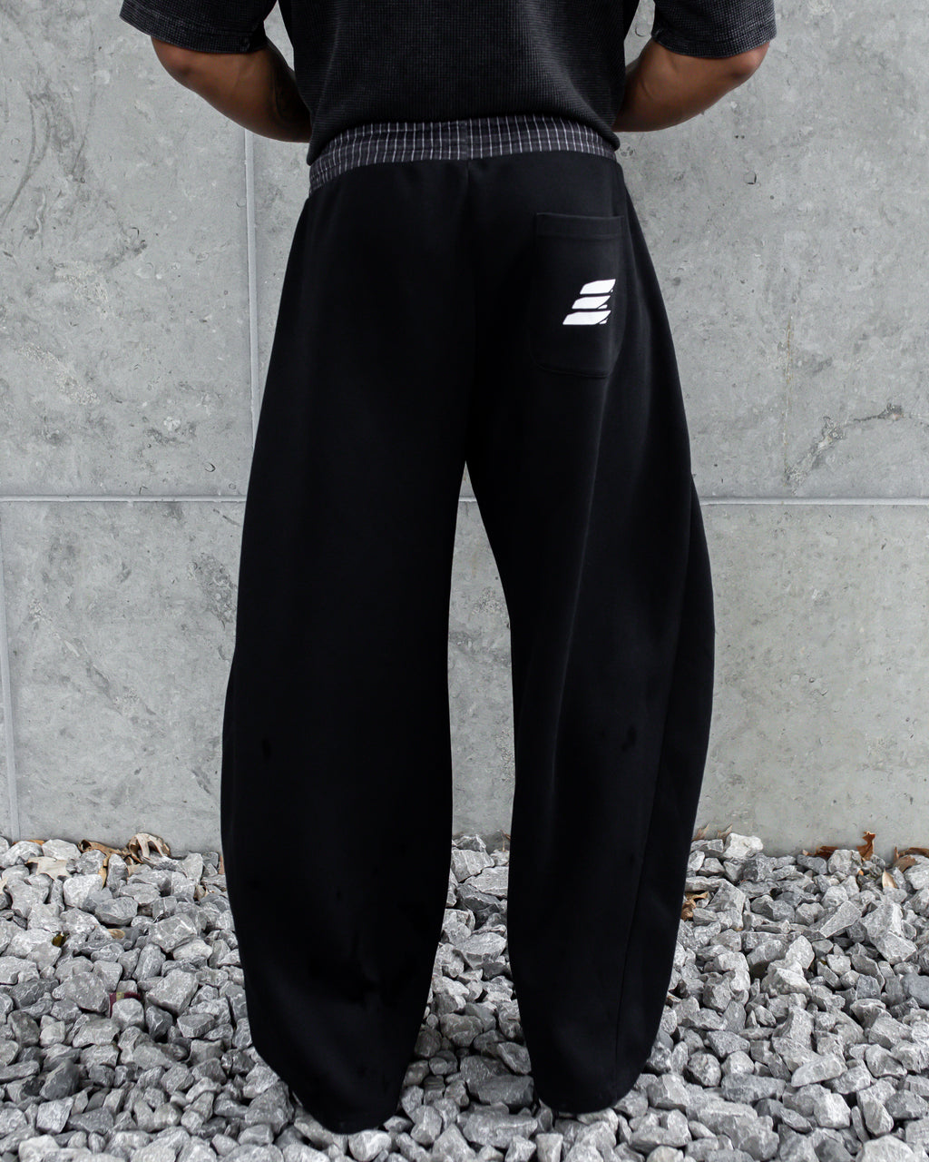 barrel,sweatpants
